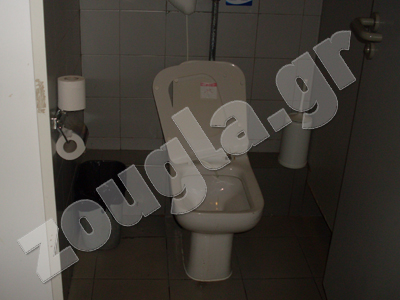 Εικόνες ντροπής στο Αεροδρόμιο Μακεδονία