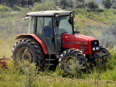 Τρακτέρ καταπλάκωσε αγρότη