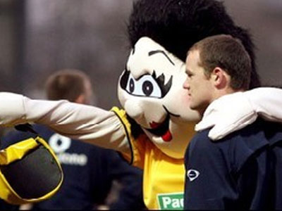 Αγγλία: 15χρονος… ξέσπασε πάνω στη μασκότ