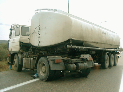 Τροχαίο με φορτηγό που μετέφερε φιάλες υγραερίου