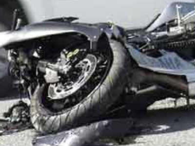 Έπεσε με τη μηχανή του στο γκρεμό