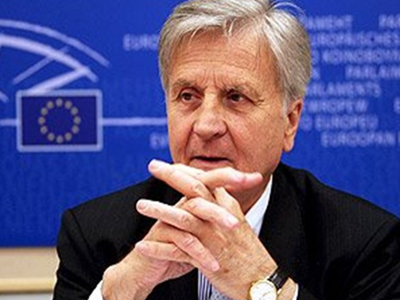 Επιμένει στη μείωση των ελλειμμάτων