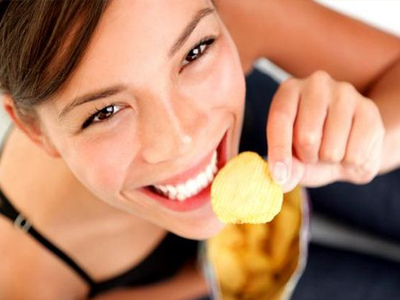 Καθοριστικός παράγοντας παχυσαρκίας το πότε τρώμε!