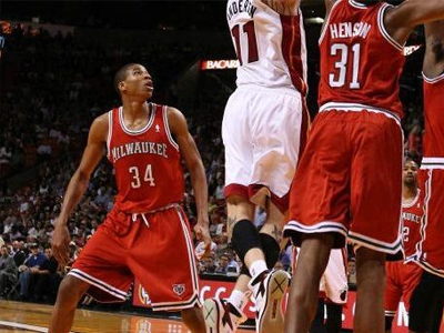 Στα «ρηχά» ο Αντετοκούνμπο