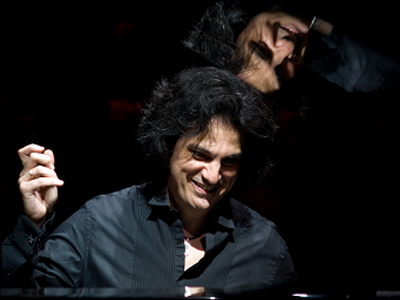 Βασίλης Τσαμπρόπουλος: «Piano in Passion»