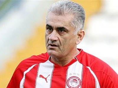 Ο Γιώτης Τσαλουχίδης στο πλευρό της Ντόρας