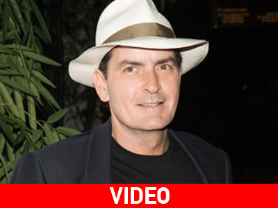 Βγαίνει από την κλινική