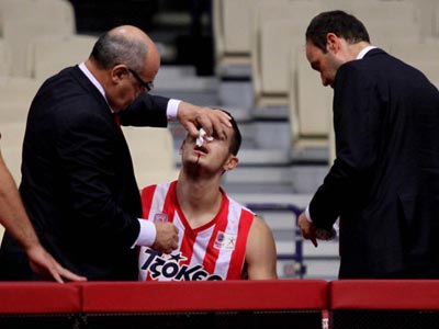 Διπλό κάταγμα στη μύτη ο Παπαπέτρου