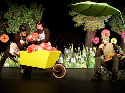 «Ο Τζιμ το τζιτζίκι και η συμμορία του μονόφθαλμου τυφλοπόντικα»