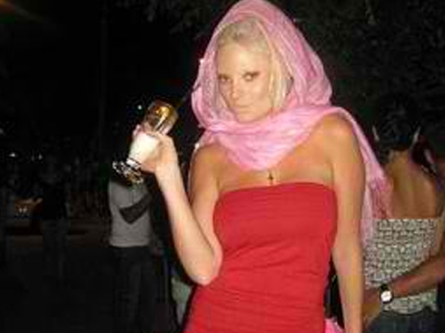 Σε τρελά κέφια η… Τζούλια!