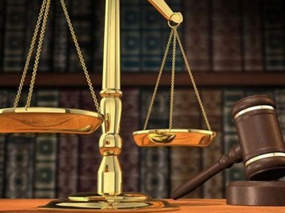 «Μια γροθιά» οι Ευρωπαίοι δικαστές για το μνημόνιο «Μια γροθιά» οι Ευρωπαίοι δικαστές για το μνημόνιο