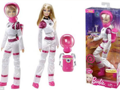 Διαστημική Barbie με την υπογραφή της NASA!
