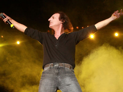 Xαιρετίσματα στον… Ρουσσόπουλο