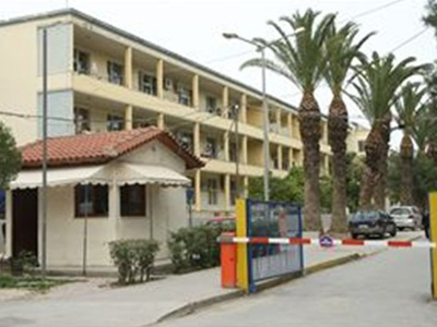 Στο νοσοκομείο οδηγός μετά από τροχαίο