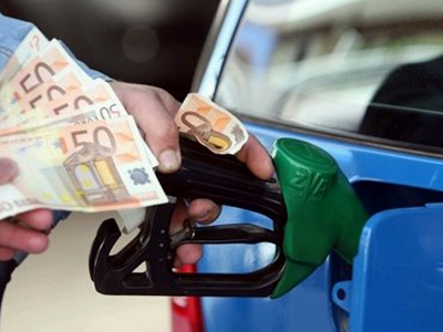 Η τιμή της βενζίνης… τραβάει την ανηφόρα