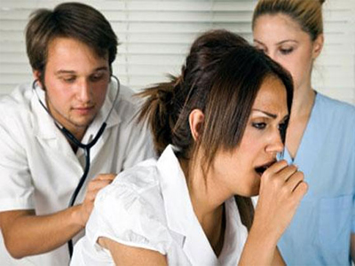 Επίδεσμος γύρω από το στήθος ανακουφίζει από τον βήχα