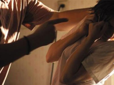 Ανήλικος τρομοκρατεί μαθητές και καθηγητές