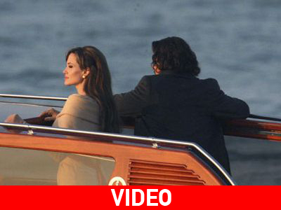 Η Angelina και ο Johnny στο νερό!
