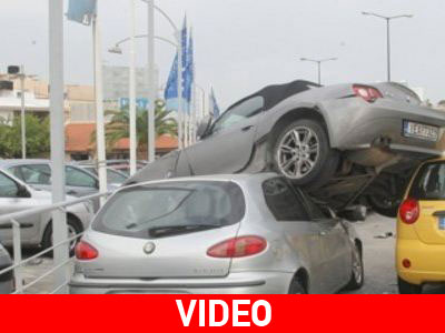 Αυτοκίνητο προσγειώθηκε σε μάντρα αυτοκινήτων