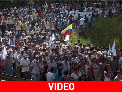 Στους δρόμους οι παραγωγοί του καφέ στην Κολομβία