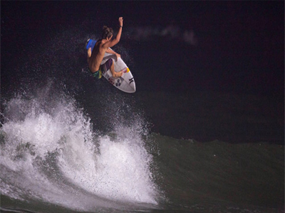 Mεταμεσονύκτιο surf