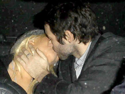 «Καυτό» φιλί