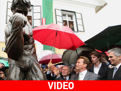 Έκανε εγκαίνια στο… μουσείο του!