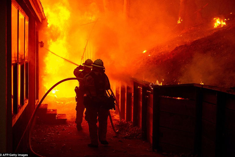 Ολονύχτια μάχη με τις φλόγες στο Seigler Springs (Κομητεία Λέικ)