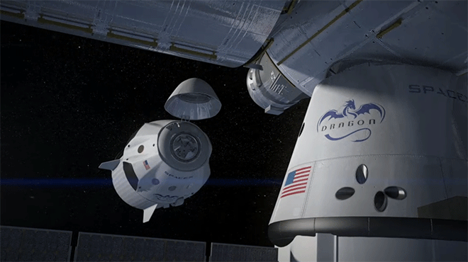 Το «Dragon V2» μπορεί να συνδέεται στον ISS αυτόνομα ή χειροκίνητα, χωρίς τη βοήθεια των ρομποτικών βραχιόνων του σταθμού