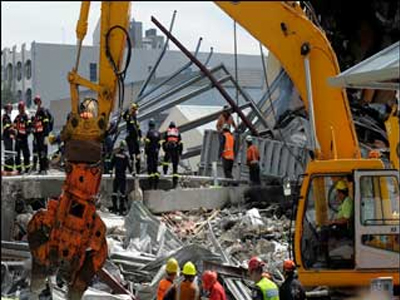 Λιγοστεύουν οι ελπίδες για επιζώντες στη Ν. Ζηλανδία