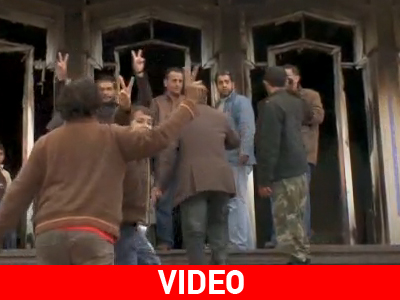 «Σκόνη και θρύψαλα το παλάτι του Gadhafi»