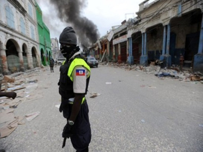 Καταναγκαστικά έργα για αστυνομικούς στην Αϊτή