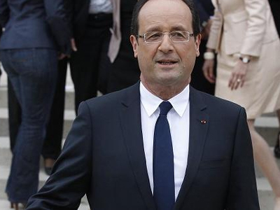 «Η Ελλάδα πρέπει να παραμείνει στην Ευρωζώνη»