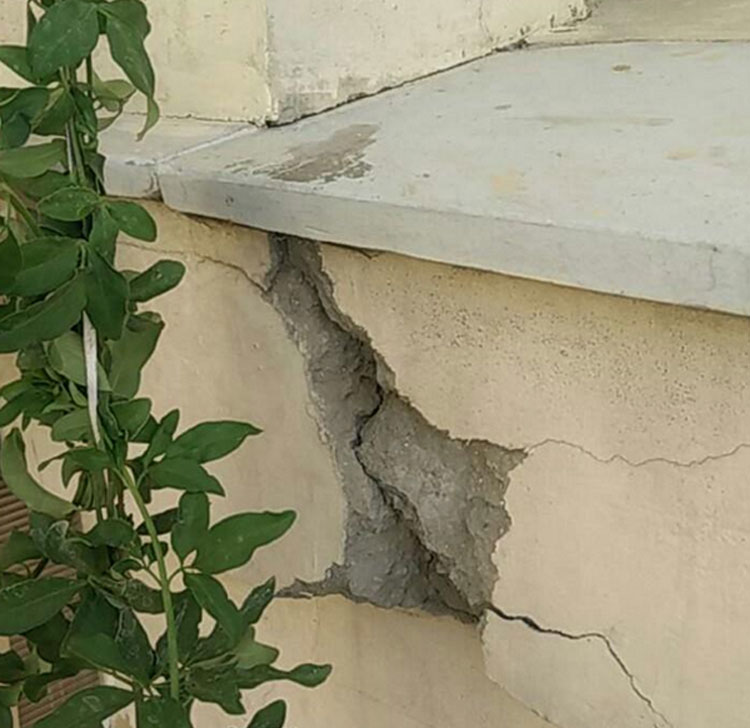 Ζημιές σε κατοικία στην πόλη Γκουργκάον (Ινδία)