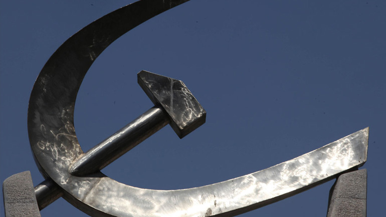 Επίθεση σε Βαρουφάκη από ΚΚΕ