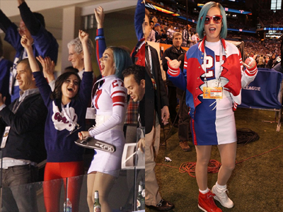 Στο πλευρό της αγαπημένης της ομάδας