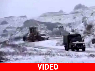 Δυνάμεις του στρατού καθάρισαν από το χιόνι δρόμους στη Λήμνο