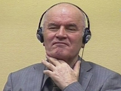 Δε θα καθήσει δεύτερη φορά στο εδώλιο Δε θα καθήσει δεύτερη φορά στο εδώλιο