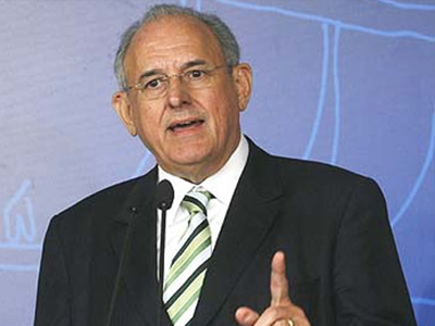 «Τρίτωσαν» οι παραιτήσεις στη Βραζιλία