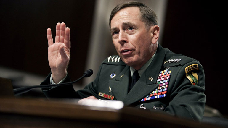 ΗΠΑ: Στα «μαλακά» ο στρατηγός Πετρέους