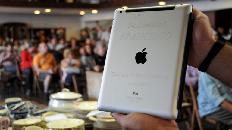 Ουρουγουάη: Πόσο πωλήθηκε το iPad του Πάπα Φραγκίσκου;