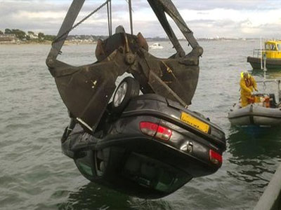 Βουτιά θανάτου για νεαρό οδηγό αυτοκινήτου στην Πάτρα