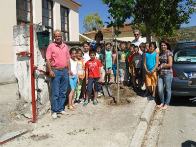 «Πρασίνισε» δημοτικό στη Ν. Αγχίαλο