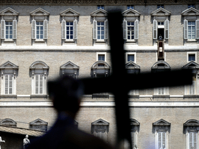 Προσπαθεί να αποκαταστήσει τη φήμη του