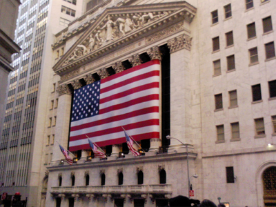 Χαμόγελα και ρεκόρ στη Wall Street