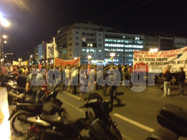 Διαδηλωτές στη λεωφ. Αμαλίας