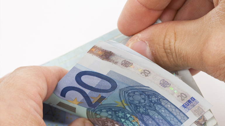 Μεταξύ 12 και 16 Οκτωβρίου τα οικογενειακά επιδόματα του ΟΓΑ