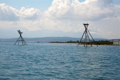 Εκπέμπει S.O.S. o Αμβρακικός