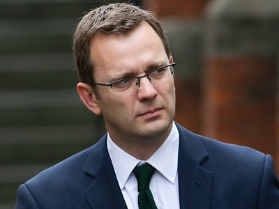 Σύλληψη πρώην συνεργάτη του Βρετανού πρωθυπουργού για τις υποκλοπές