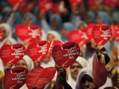 Συλλήψεις ερωτευμένων στη Μαλαισία